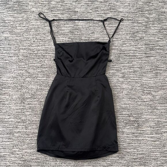 NWT superdown sienna strappy back mini dress Revolve Black Small - Picture 9 of 15